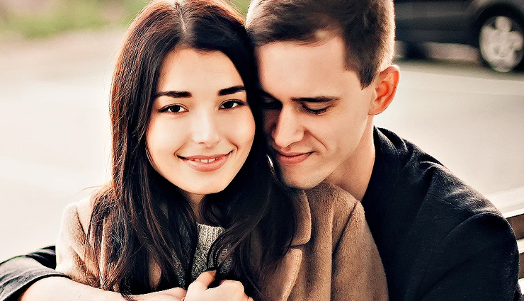 self-importance in relationships,individuality in partnerships,maintaining self-identity in relationships,personal growth and relationships,self-love and relationships,balancing self and partnership,healthy relationships and self-esteem,autonomy in love relationships,self-care in relationships,relationship dynamics and self