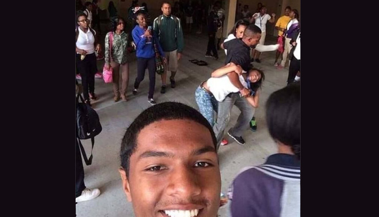 entertainment,technology,10 worst selfie moments,worst selfies ever takes,worst selfie around the world,selfie addiction,selfies,mobiles