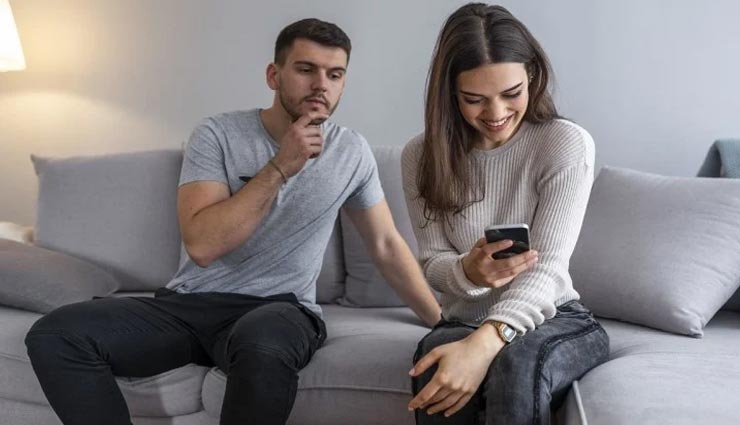 कहीं आपका पार्टनर तो नहीं मतलबी, इन तरीकों से करें उसकी पहचान