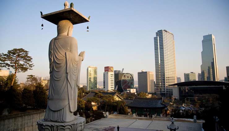 attractions of seoul,seoul,gyeongbokgung,gwanghwamun square,changdeokgung,bukcheon hanok village,cheonggyecheon stream