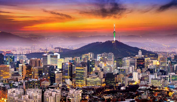 attractions of seoul,seoul,gyeongbokgung,gwanghwamun square,changdeokgung,bukcheon hanok village,cheonggyecheon stream