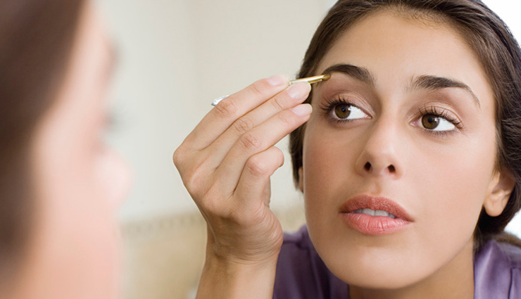 tips to fill eyebrows correctly,how to fill eyebrows,eyebrow filling tips,perfect eyebrow shaping,eyebrow makeup techniques,how to fill sparse eyebrows,best eyebrow products,step-by-step eyebrow filling guide,eyebrow filling for beginners,eyebrow grooming tips,how to make eyebrows look fuller,eyebrow filling tools,natural eyebrow filling tips,eyebrow filling for different shapes,defining eyebrows,how to shape and fill eyebrows,filling eyebrows with pencil or powder,best tips for perfect eyebrows,eyebrow makeup mistakes to avoid,eyebrow filling for a defined look,how to achieve perfect eyebrows