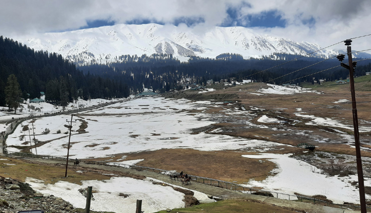 gulmarg tourism attractions,top things to do in gulmarg,best places to visit in gulmarg,gulmarg sightseeing guide,scenic spots in gulmarg,gulmarg travel tips,must-see attractions in gulmarg,gulmarg tourist destinations,things to see in gulmarg,gulmarg adventure activities