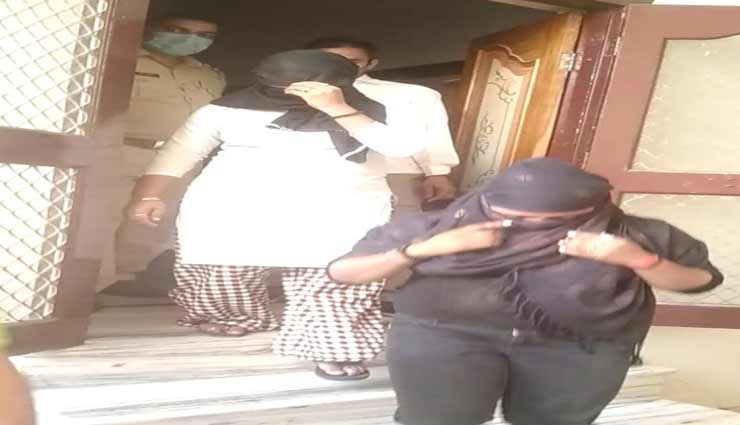 सीकर : पुलिस चौकी से दो सौ मीटर दूरी पर मकान में हो रहा था देहव्यापार, तीन यु​वतियों समेत पांच गिरफ्तार