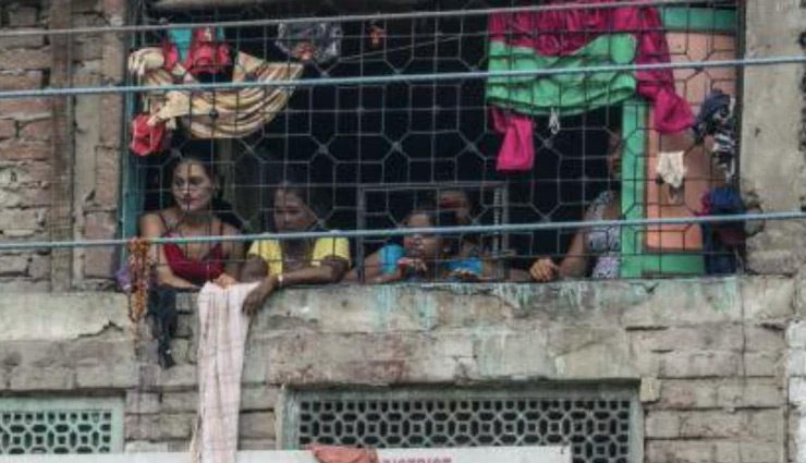 लॉकडाउन:  दिल्ली में खाने को मोहताज हुईं सेक्स वर्कर, बोलीं- क्या हम इंसान नहीं