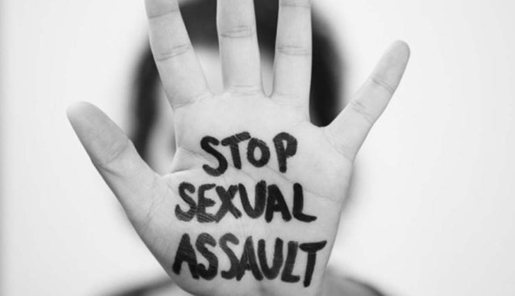 उत्तरप्रदेश : घर में घुसकर युवक ने 12 वर्षीय किशोरी से की छेड़खानी, माता-पिता ने पकड़ा तो भाग निकला