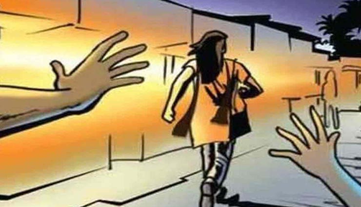 रिक्शे में महिला के साथ हुई छेड़खानी में पाकिस्तानी प्रधानमंत्री पर फूटा आवाम का गुस्सा