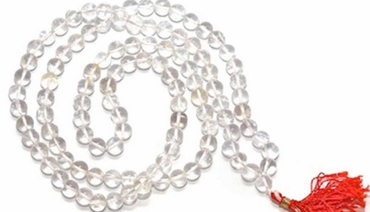 धन प्राप्ति और एकाग्रता के लिए स्फटिक की माला उत्तम, जाने कुछ और बातें