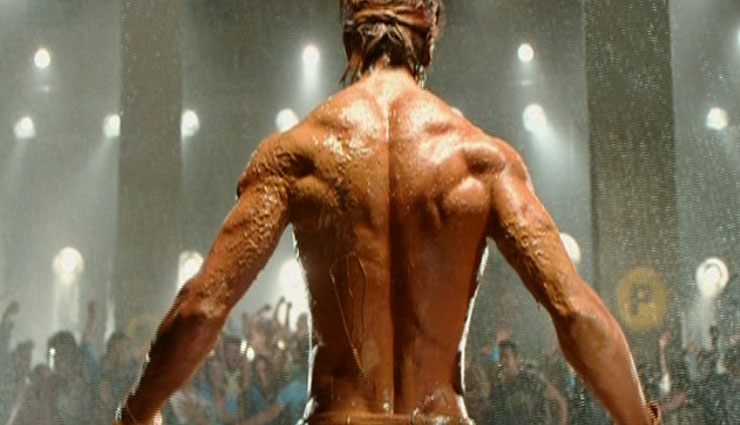 bollywood men with hottest back,fit back of bollywood stars,back cuts of bollywood stars,aamir khan,tiger shroff,varun dhawan,ranveer singh,Salman Khan,Hrithik Roshan,john abraham,Shah Rukh Khan,ajay devgan,Akshay Kumar