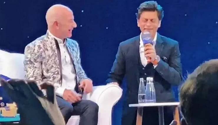 VIDEO- Shah Rukh Khan makes Amazon CEO Jeff Bezos say the iconic 'Don' dialogue