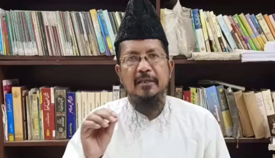 'दुनिया को विनाश की ओर धकेला', ईरान से युद्ध को लेकर ट्रंप पर भड़के शहाबुद्दीन रजवी