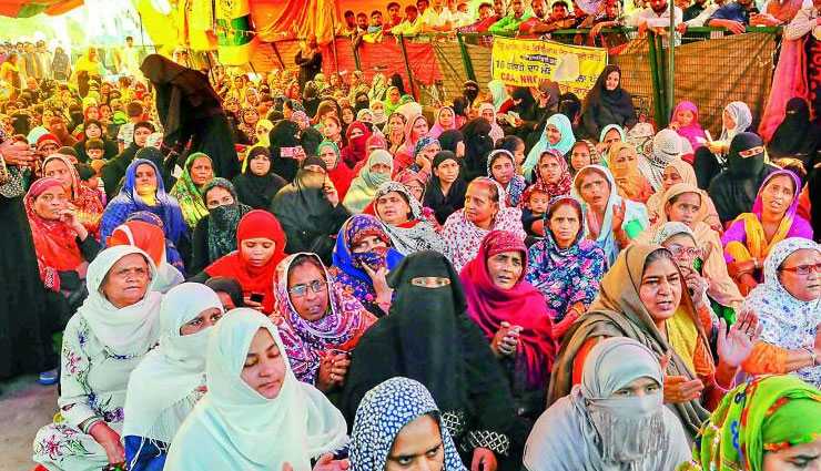 Janta Curfew- Shaheen Bagh protesters allege a petrol bomb was hurled nearby