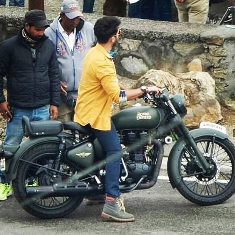 shahid kapoor,shraddha kapoor,riding scooter,batti gul meter chalu,entertainment news