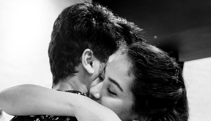 PIC- Mira Rajput wants to hug, kiss and kick hubby Shahid Kapoor