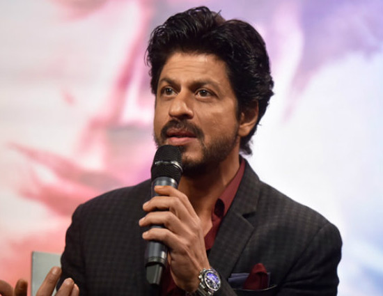 Zee Cine Awards के दौरान शाहरुख़ खान ने कहा 'महसूस नहीं होता कि 50 बरस का हूं'