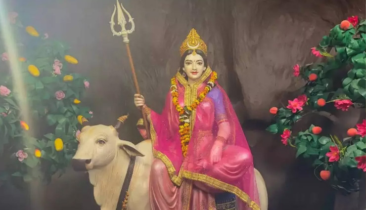 navratri 2024,maa shailaputri,goddess durga,worship maa shailaputri,navratri rituals,significance of maa shailaputri,muladhara chakra,ghatasthapana,spiritual awakening,navadurga