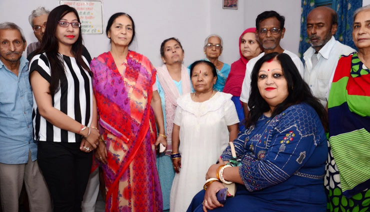 शक्ति फ़िल्म प्रोडक्शन के ब्रांड एम्बेसेडर विष्णु टाक ने दीपावली के उपलक्ष्य मे चिल्ड्र्नस होम मे मिठाई, पठाखे, कपडे और पाद्यसामग्री वितरित की