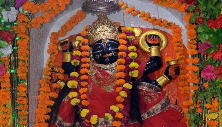 Navratri 2020 : मनोकामना पूर्ण होने पर माता के इस मंदिर में चढ़ाया जाता हैं सोने व मिट्टी का घोड़ा