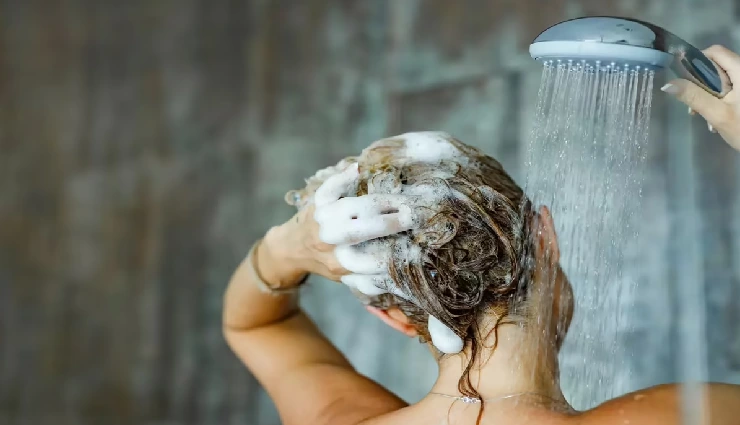 tips for silky hair,how to get smooth hair,hair care tips,shiny hair remedies,soft hair naturally,healthy hair guide,frizz control,smooth hair hacks,hair treatment for dryness,hair care routine