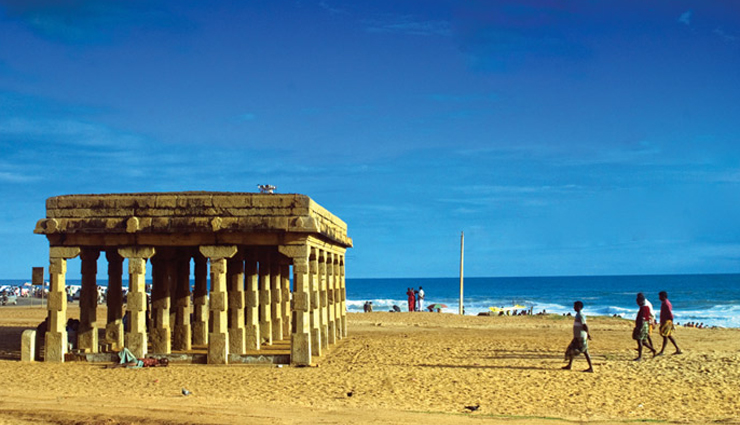 must visit beaches in kerala,kerala beach destinations,best beaches in kerala,kerala tourism,shankhumugham beach,kovalam beach,lighthouse beach,hawa beach,samudra beach,beaches in trivandrum,kerala travel guide,kerala beach holidays,kerala coastal tourism