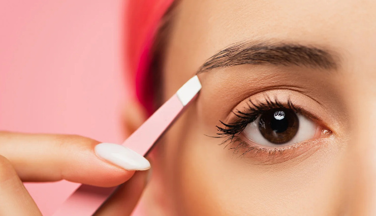 makeup tips for wide-set eyes,how to make wide-set eyes look closer,makeup techniques for wide-set eyes,eyeshadow tips for wide-set eyes,best eyebrow shape for wide-set eyes,eyeliner tips for wide-set eyes,contouring for wide-set eyes,makeup for making eyes appear closer together,mascara tips for wide-set eyes,false lashes for wide-set eyes,how to enhance wide-set eyes with makeup