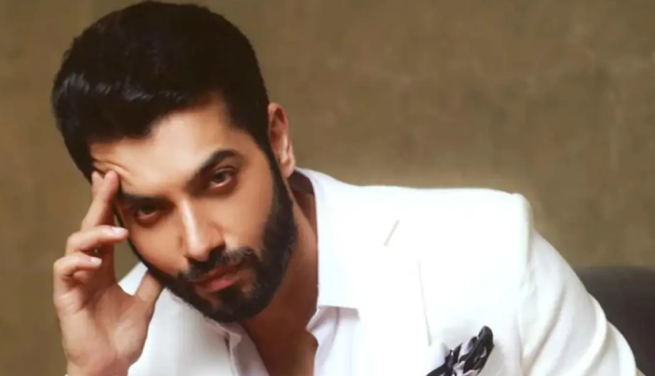 Hrithik Roshan,actor hrithik roshan,rajinikant,hrithik rajinikanth,bhagwan dada,war 2,coolie,junior ntr,sharad malhotra,actor sharad malhotra,bb 19,bigg boss 19