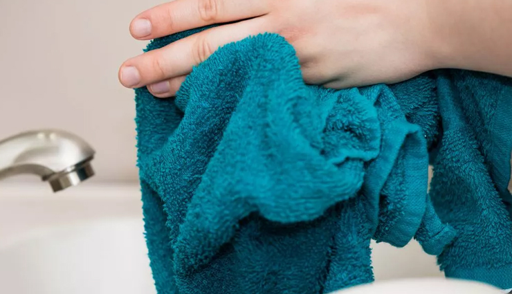 skin infection,bad habits for skin,skin health,skin care mistakes,prevent skin infection,skin hygiene,unhealthy skin habits,skin infection causes,protect skin from infection,skin wellness tips