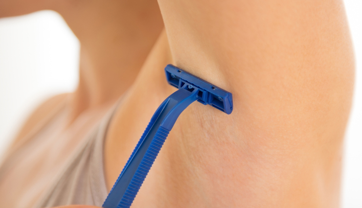 armpit shaving tips,smooth underarms,hair-free underarms,women grooming,shaving techniques,razor recommendations,how to prevent razor burns,ingrown hair prevention,best practices for armpit shaving,skincare tips for underarms