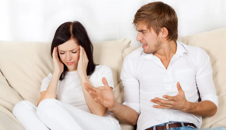 signs youre being stashed,stashing in relationships,hidden in relationship,dating stashing signs,being kept secret by partner,relationship secrecy,why partner hides you,stashing behavior,partner hiding relationship,signs of stashing