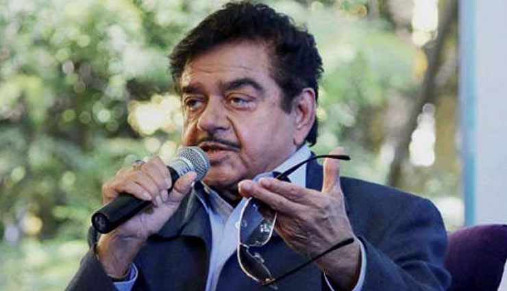 शत्रुघ्न सिन्हा का भाजपा पर तंज- कर्नाटक में हो रही लोकतंत्र की हत्या, जुगाड़ से सरकार बनाने में लगी है पार्टी