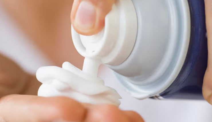 how to remove makeup stains,tips for removing makeup stains from clothes,get rid of makeup stains on fabric,remove foundation stains,remove lipstick stains from clothes,makeup stain removal hacks,easy ways to remove makeup stains,how to clean makeup off clothes,remove nail polish stains from clothes,makeup spill cleanup tips