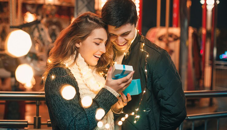 12 Heartwarming Signs To Know If She is The One