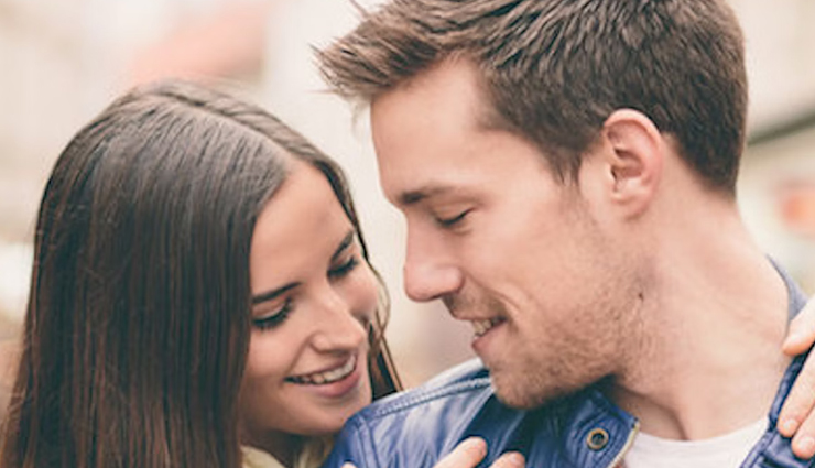 signs shes into you,how to know if she likes you,does she like me,ways to tell if shes interested,relationship tips,signs of attraction,dating advice,body language signs,understanding women,dating tips for men