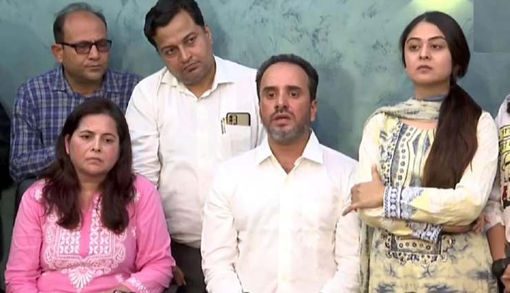  दोनों परिवारों की लड़ाई से खुल रहे कई राज, शीजान की बहनों का दावा - तुनीषा से जबरदस्ती कराया जाता था काम