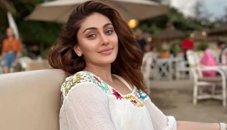 शेफाली के अचानक जाने से सदमे में सितारे, हिमांशी ने ‘बिग बॉस’ को बताया शापित, मीका सहित इन सेलेब्स ने भी किया याद shefali jariwala,actress shefali jariwala,kaanta laga girl,shefali death,shefali passes away,mika,himanshi,kamya punjabi,aly goni,paras chhabra,karishma tanna,kiku sharda