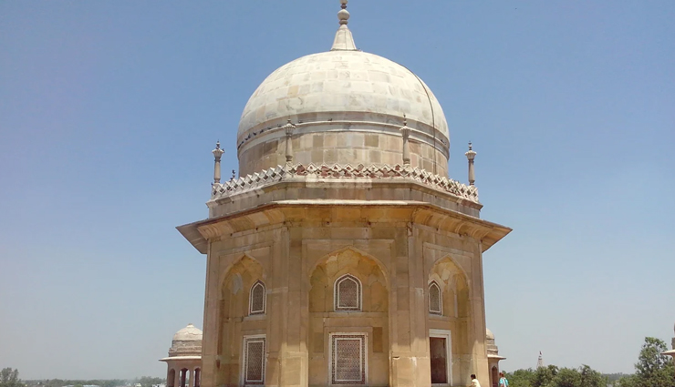 tombs in india,famous tombs in india,india tourism,tourist places in india,india tourist places,travel guide,holidays