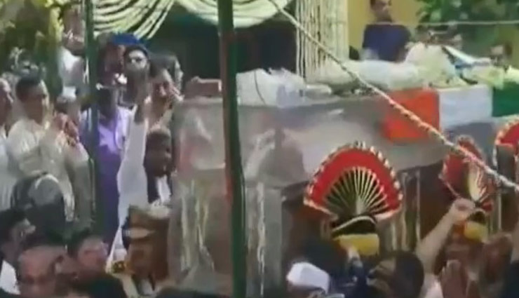 राजकीय सम्मान के साथ शीला दीक्षित को दी गई अंतिम विदाई, कई बड़े नेता हुए शामिल 