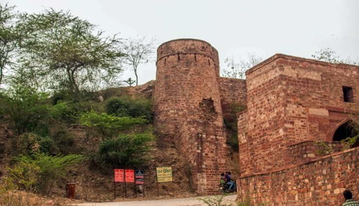 famous forts in uttar pradesh,historical forts in uttar pradesh,architectural marvels in uttar pradesh,uttar pradesh iconic forts,exploring the forts of uttar pradesh,must-visit forts in uttar pradesh,rich heritage of uttar pradesh forts,fort tourism in uttar pradesh,discovering the legacy of uttar pradesh forts,exploring the historical forts of uttar pradesh