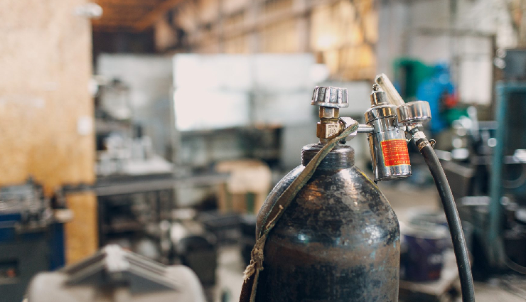 welding excellence,shielding gas,welding quality,mig welding,tig welding,gas composition,argon gas,carbon dioxide gas,helium gas,oxygen gas,gas purity,gas quality,welding applications,material compatibility,gas flow rate,gas pressure,storage and handling,welding techniques,welding outcomes,smart gas choices