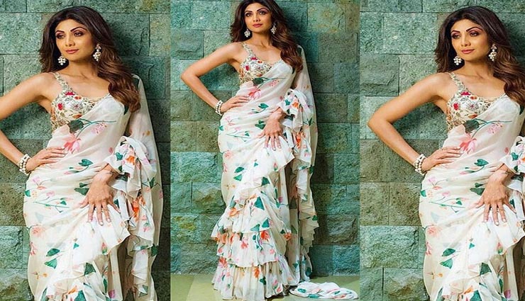 गर्मियों के लिए बेस्ट है फ्लोरल प्रिंट साड़ियाँ, करें अपने लिए इनका चुनाव fashion tips,fashion tips in hindi,floral print saree,celebrity fashion,summer fashion