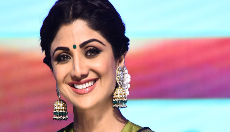 celebrities who love cooking,cooking,bollywood celebrities,ajay devgn,aishwarya rai,abhishek bachchan,shipa shetty,Akshay Kumar,Kareena Kapoor,kangana ranaut,raveena tandon