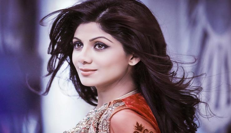 जानिए क्या हैं योगा के अलावा शिल्‍पा शेट्टी की नेचुरल ब्‍यूटी का राज, 45 की उम्र में भी ढाती हैं खूबसूरती का कहर