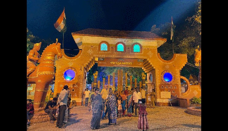 hyderabad nightlife,hyderabad evening attractions,family-friendly places hyderabad,hyderabad lakes,hyderabad markets,things to do in hyderabad at night,hyderabad restaurants,hyderabad tourist spots,nightlife in hyderabad,hyderabad city tour,hyderabad travel guide,hyderabad sightseeing,hyderabad culture and food,safe vacation hyderabad