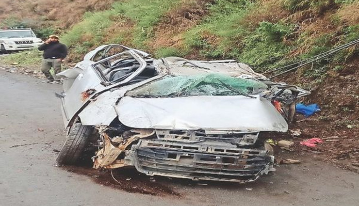 शिमला में हादसा, फिसलन से कार स्किड होकर पलटी, 4 की मौत