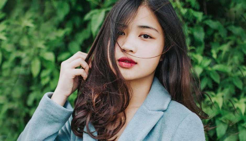 10 Home Remedies to Get Shiny Hair at Home