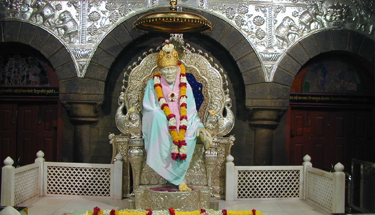shirdi sai baba temple,about shirdi sai baba temple,maharashtra,ahmednagar,maharashtra tourist places,holidays,travel