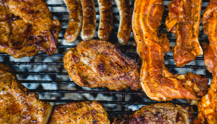 south african cuisine highlights,must-try dishes south africa,traditional south african food,authentic south african recipes,braai culture in south africa,bobotie recipe history,boerewors and pap tradition,chakalaka and pap pairing,potjiekos slow-cooked stew,south african dessert delights