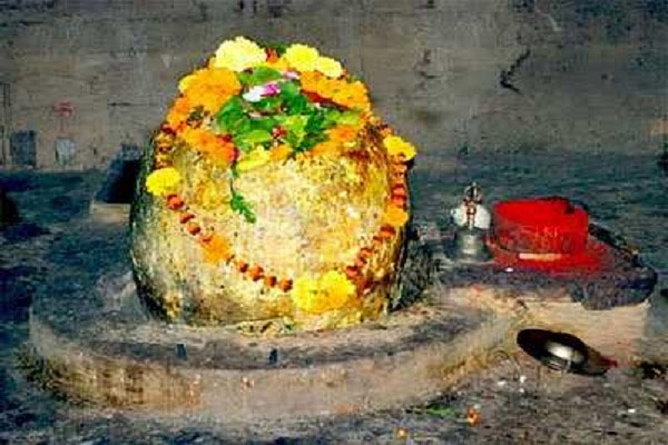 lord shiva,temple,kullu,bijli mahadev,weird story,bizzare