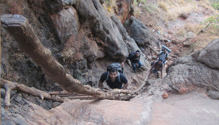 वीकेंड पर आने वाले पर्यटकों के लिए परफेक्ट डेस्टिनेशन है माथेरान, जानें यहां के दर्शनीय स्थल matheran weekend getaway,ideal weekend destination: matheran,perfect weekend escape: matheran,best weekend spot matheran,scenic beauty of matheran,matheran a nature lover paradise,adventure activities in matheran,matheran hill station: a tourist delight,explore matheran on a weekend,budget-friendly weekend trip to matheran
