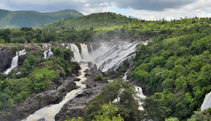 beautiful waterfalls,waterfalls of india,india waterfalls,india most beautiful waterfalls,india travel,india tourism,holidays,travel guide